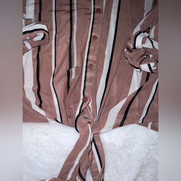 4/$10 Bundle Sale: EUC Sheer Striped Button Down Tie Waist Top - Picture 6 of 7
